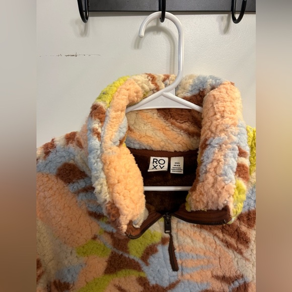 Like New ROXY Bonfires on the Beach Half-Zip - Picture 5 of 10